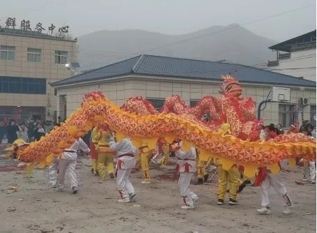信宇腾远为湘河镇迎春灯会助力添彩